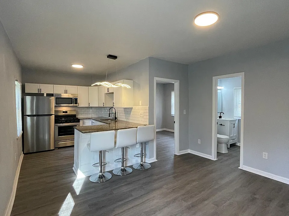207 W Marcellus St #3