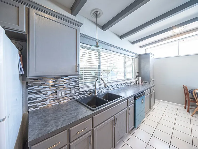 2901 Nabors Ln — Photo 46
