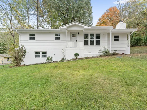 303 E Oak St, Rossville, GA 30741