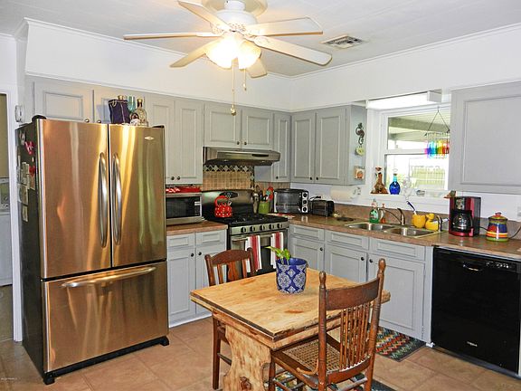 5th image of 115 Perkins St