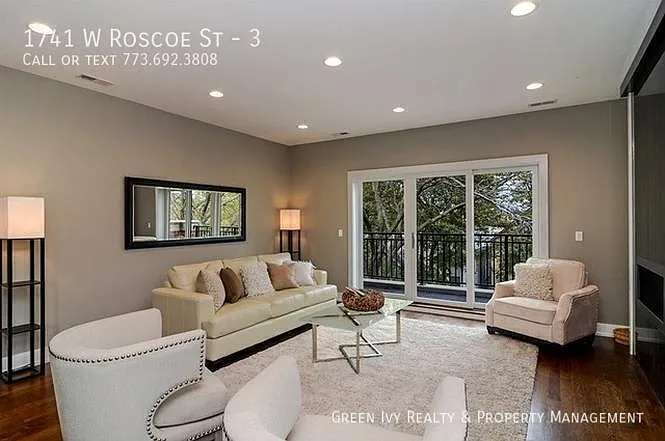 1741 W Roscoe St #3 — Photo 2
