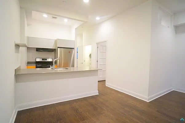 Rented by EXR | media 4