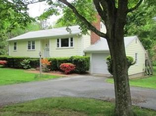 102 Old Oaken Bucket Rd, Scituate, MA 02066