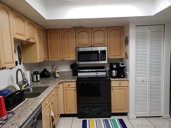 5th image of 34 Cunningham Dr