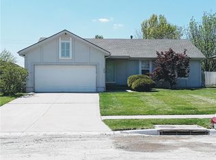 808 York Dr, Belton, MO 64012