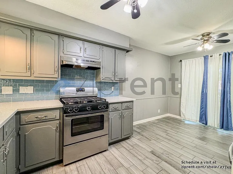 127 Hardwicke Ln — Photo 13