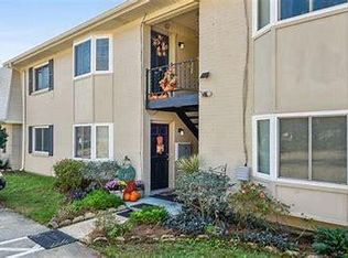 718 Dunbar Ave APT 4B, Bay Saint Louis, MS 39520