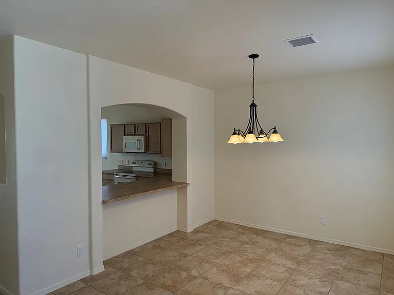 657 Tanner Dr — Photo 4