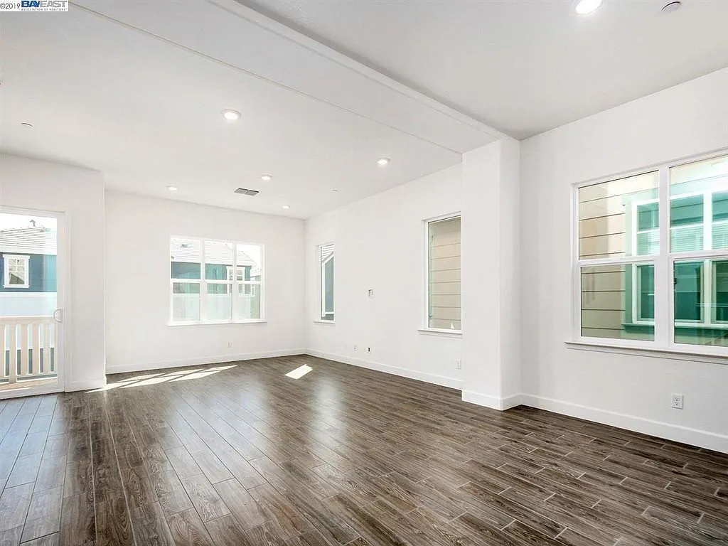 51 Huested St — Photo 4