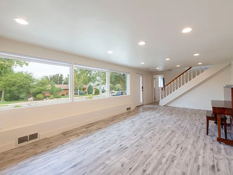 4553 S Brockbank Dr — Photo 3