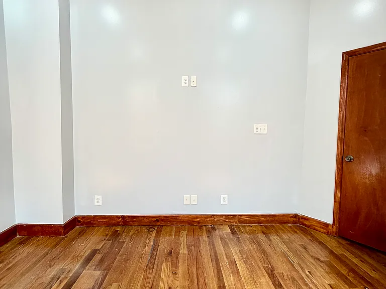 916 Whitelock St #100 — Photo 6