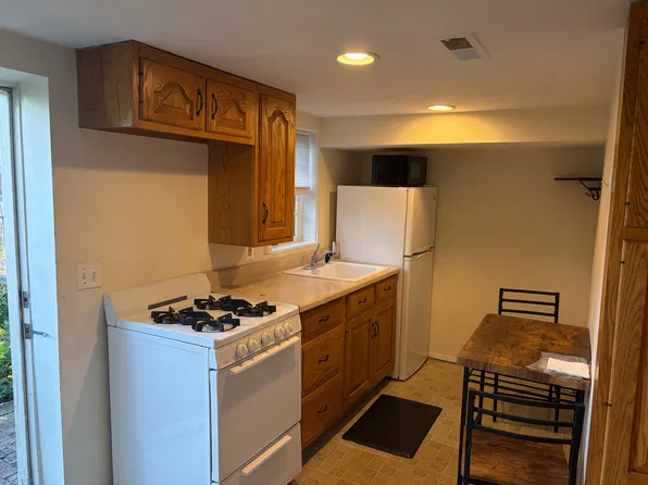 (undisclosed Address), Huntington, NY 11743