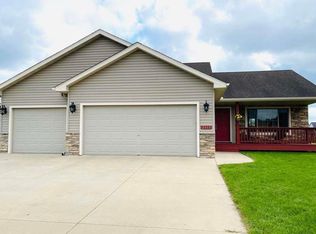 2115 Hope Ave, Lester Prairie, MN 55354