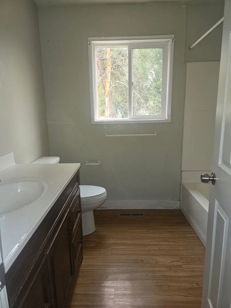 2 bedroom 1 bath — Photo 4