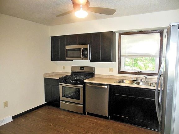 4th image of 500 E 28th St