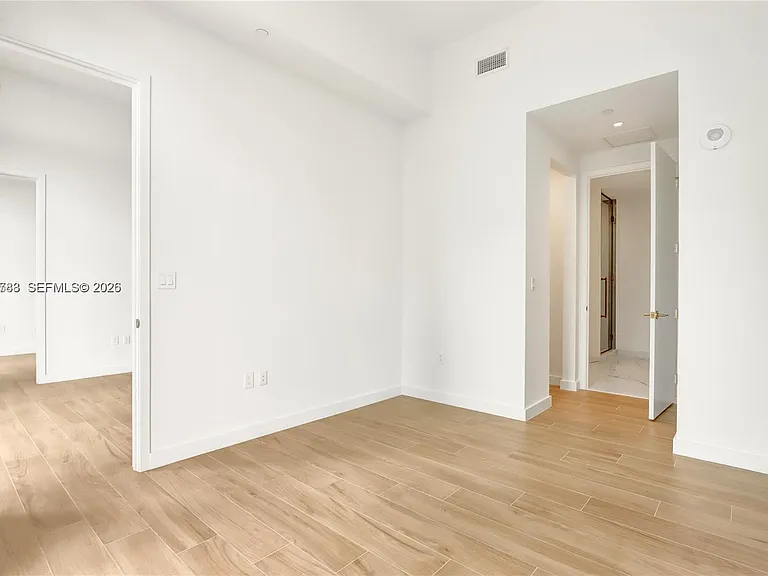 2655 S Bayshore Dr #403 — Photo 10