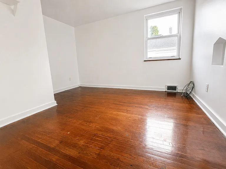 239 Renova St — Photo 7