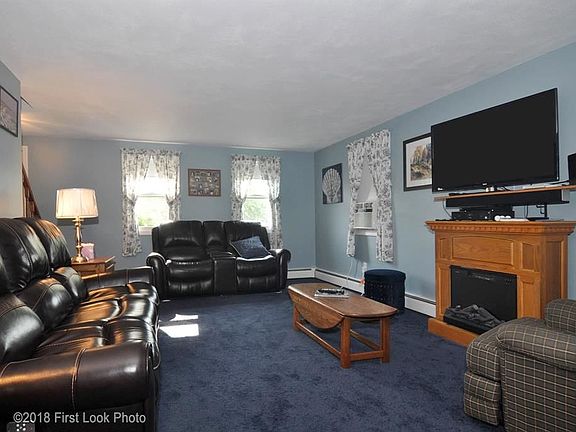 3rd image of 24 Ashton Ln