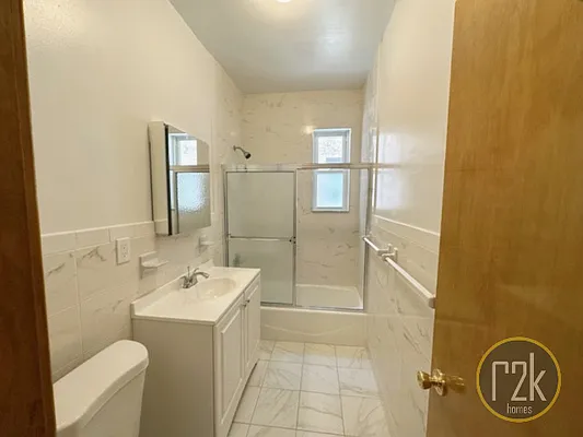 Rented by Realty 2000 Corp | media 14