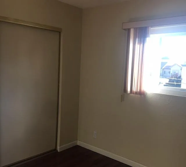 468 E Verdugo Ave — Photo 12