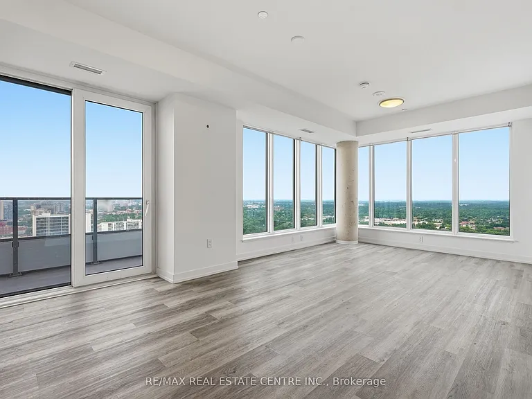 15 Wellington St S #2912 — Photo 3