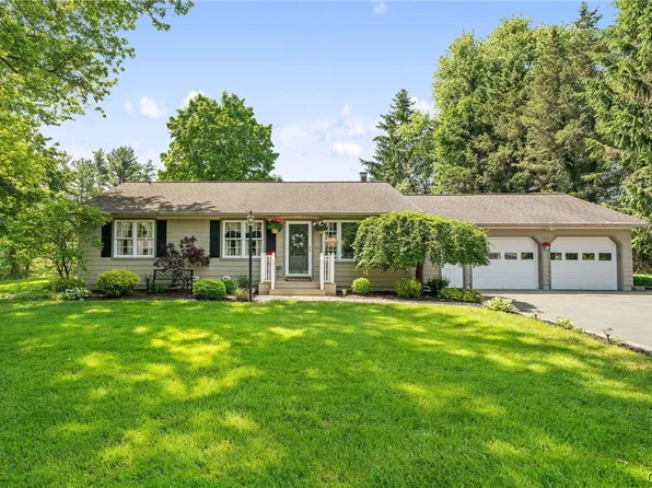 5812 Winacre Dr, La Fayette, NY 13084