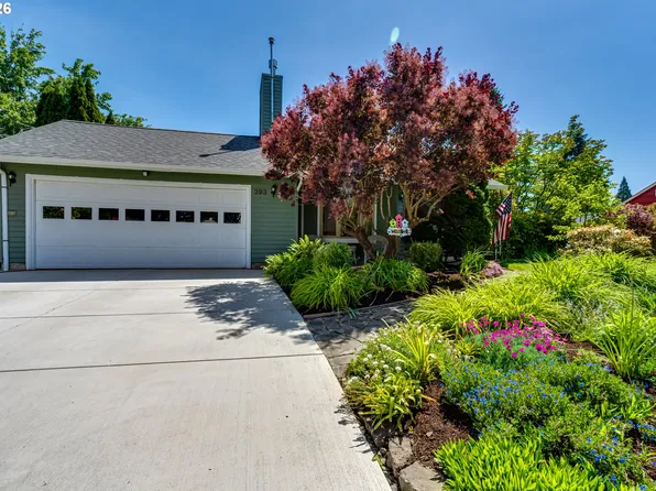 393 Sunshine Acres Dr, Eugene, OR 97401