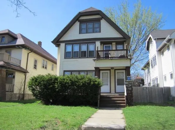 2713 N 47th St, Milwaukee, WI 53210