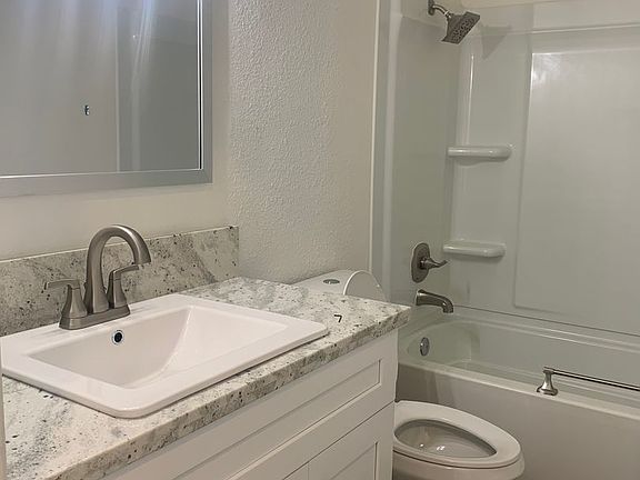 5th image of 1623 N Brown St