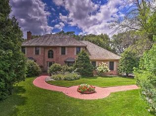 6993 Applewood Dr, Madison, WI 53719