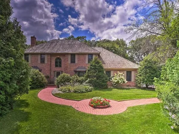 6993 Applewood Dr, Madison, WI 53719