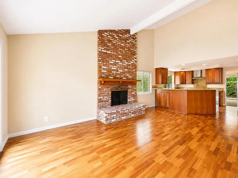 726 Santa Rufina Dr — Photo 9
