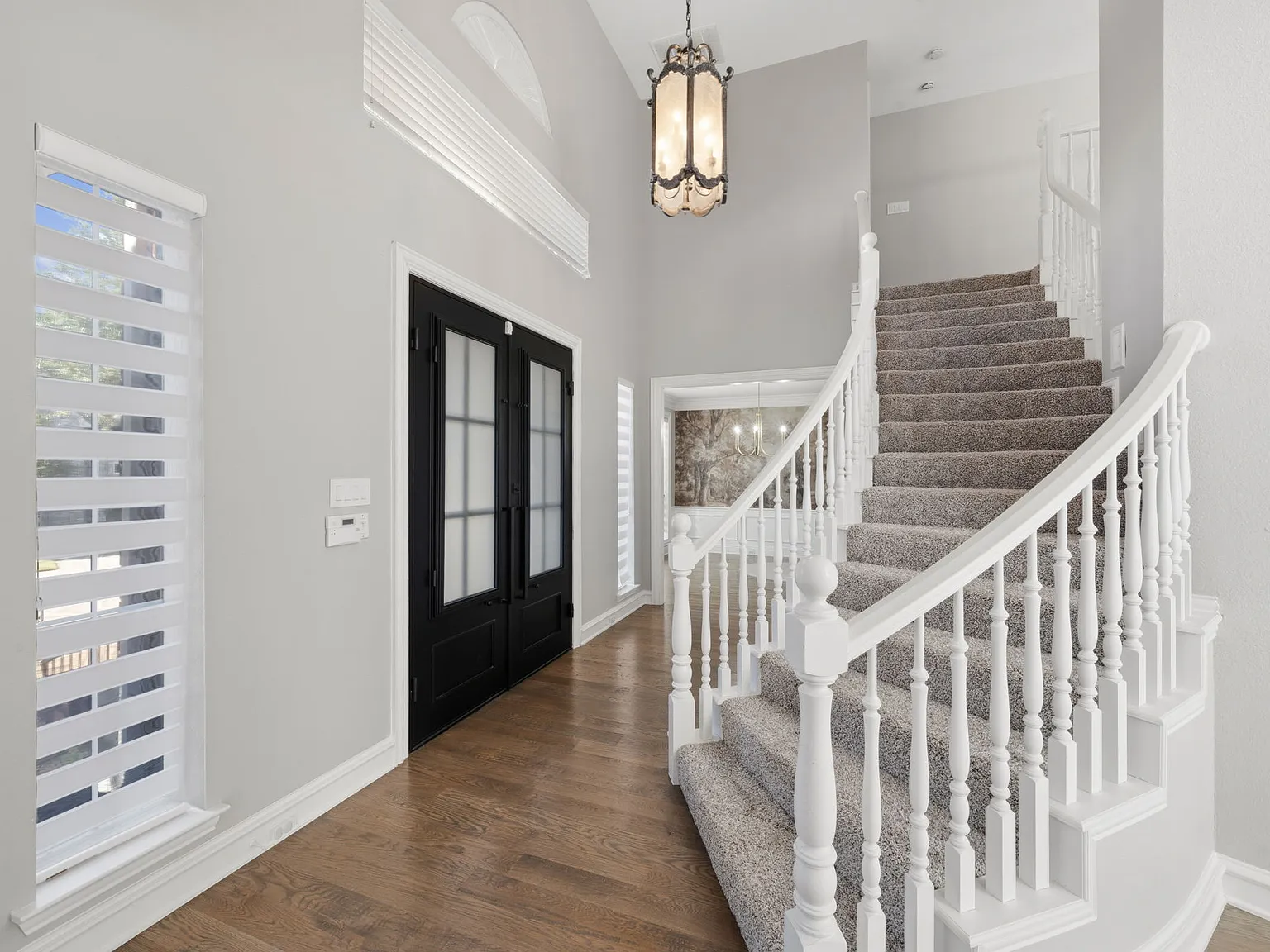 5 bed, 4012 sqft, $4,500 — Photo 4