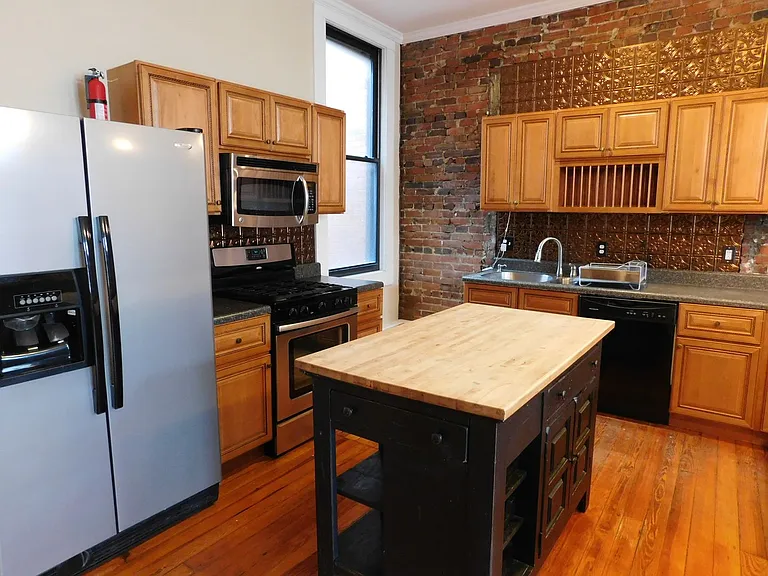 216B Middle St — Photo 30
