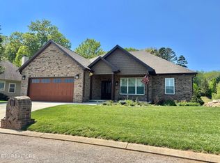 212 Waters Edge Way, Lenoir City, TN 37771