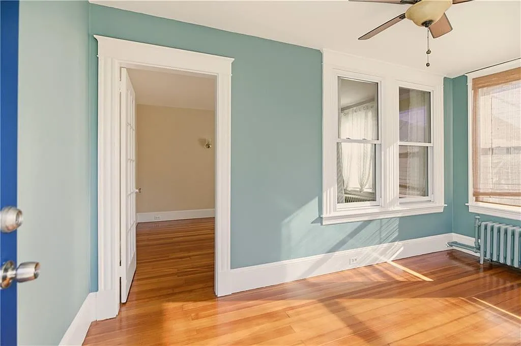 2 bed, 1.0 bath, 1300 sqft, $2,800 — Photo 2