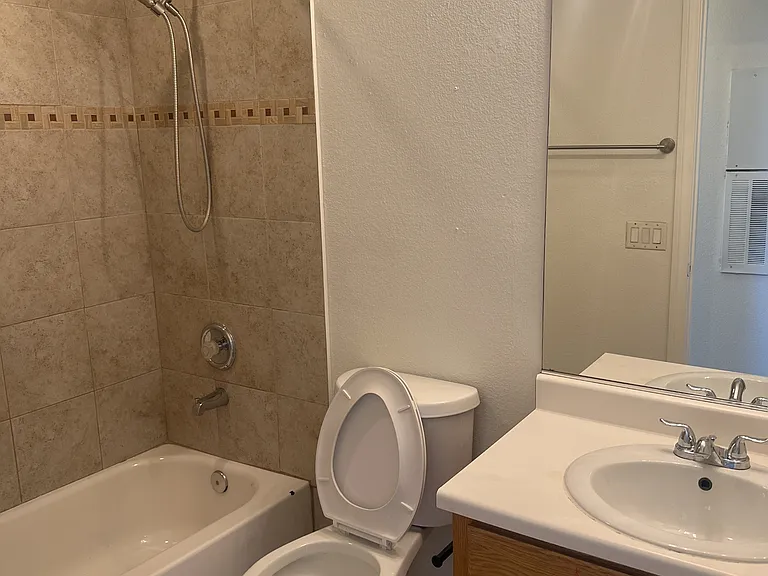 9914 Keephills St — Photo 17