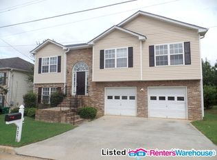 7076 Red Maple Ln, Lithonia, GA 30058