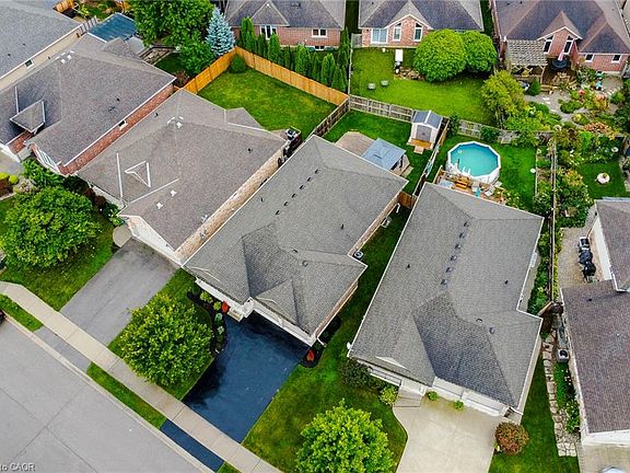 3rd image of 80 Willowdale Cres
