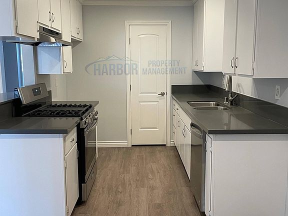 3rd image of 16111 Prairie Ave #215