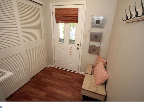 3rd image of 207 Prince William Way
