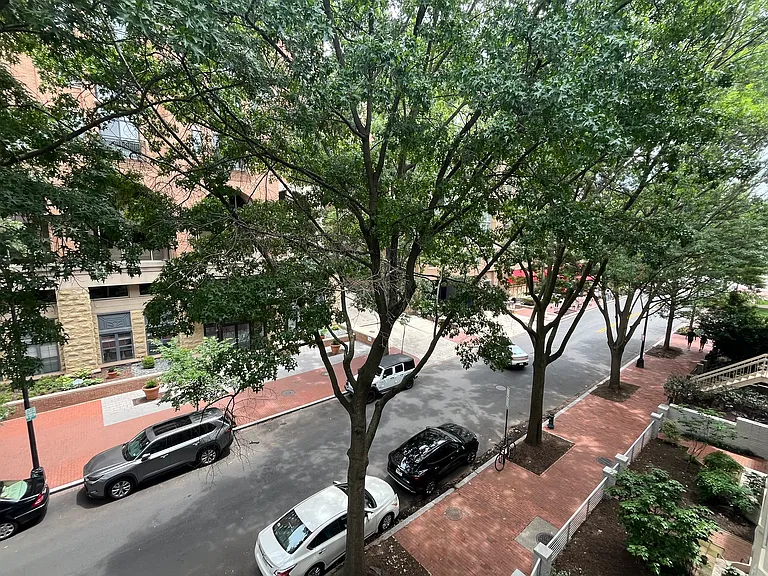 1124 25th St NW #201 — Photo 21