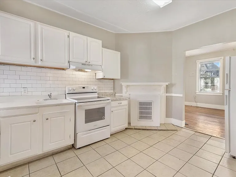 1708 Lennox Ct — Photo 12