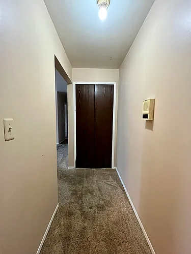 939 James St Photo 1