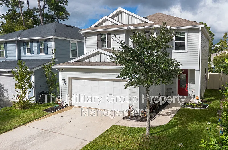 3 bed, 2.5 bath, 1899 sqft, $2,100 — Photo 2