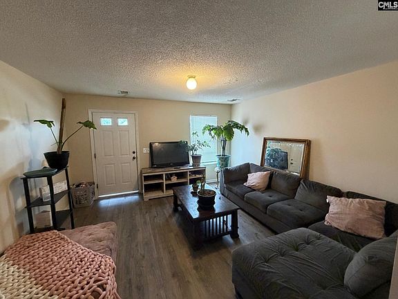 3rd image of 527 Summit Terrace Ct