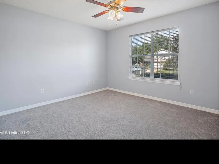 10483 Steeplechase Dr — Photo 14