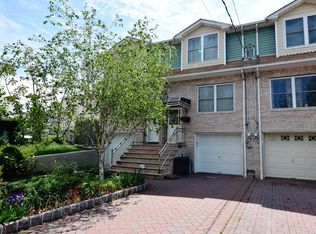 828 Patterson Ave, Staten Island, NY