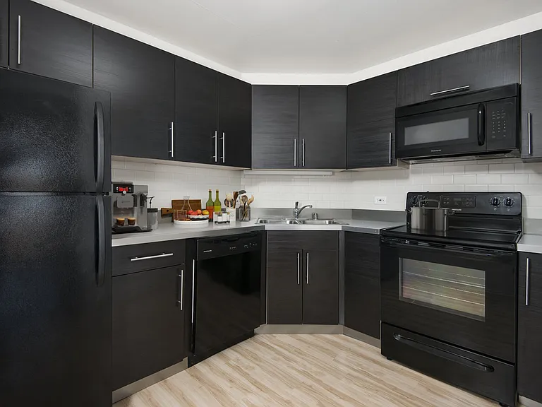 1120 N. LaSalle — Photo 7