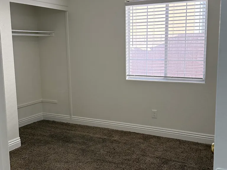 4820 Patterson Ave — Photo 22
